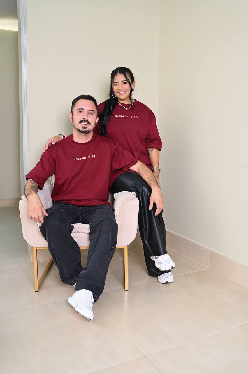 Camiseta Oversized Premium Romanos 8:15 - Marsala